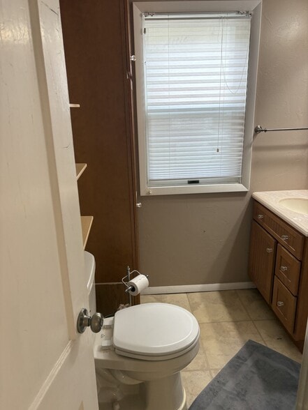 Building Photo - 334 Elm St