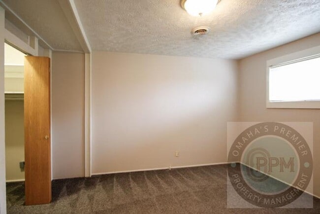 Building Photo - 3 Bedroom / 1.5 Bath Townhome in Gretna!!