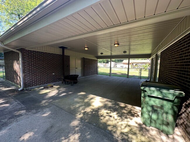 Building Photo - 3906 Dalraida Pl