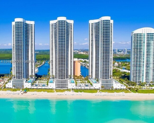Building Photo - 16001 Collins Ave