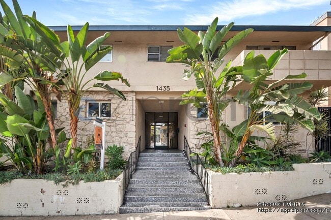 Building Photo - 1435 N Fairfax Ave