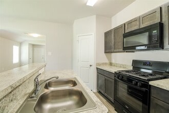 Building Photo - 2468 Carp Dr