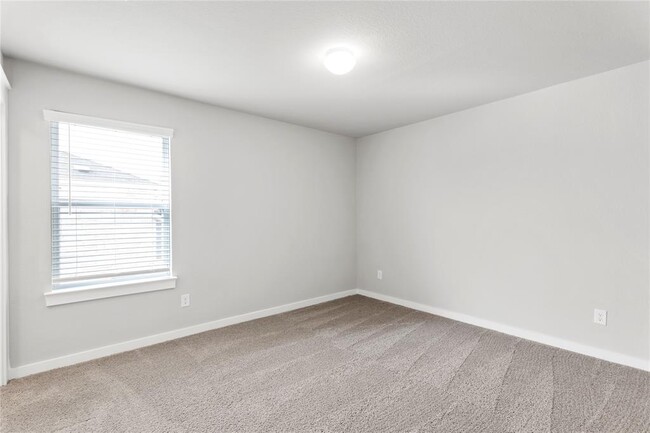 Building Photo - 2310 Calvert Dr