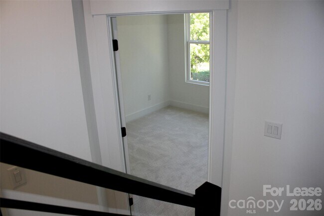 Building Photo - 1340 Hamilton St