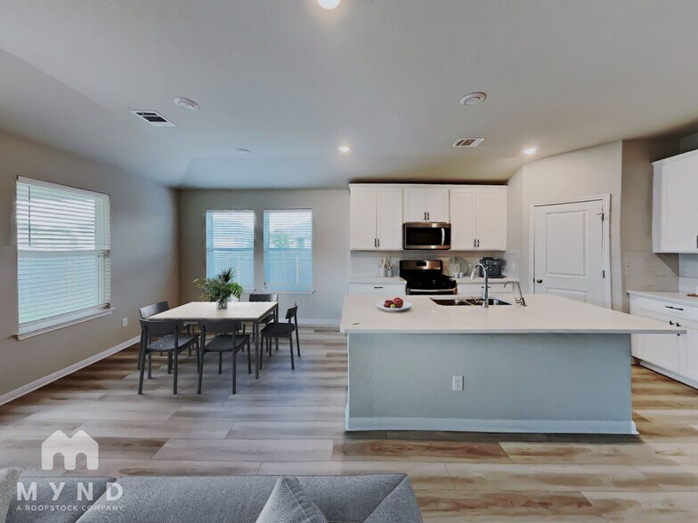 Building Photo - 100 Ostracoda Ln