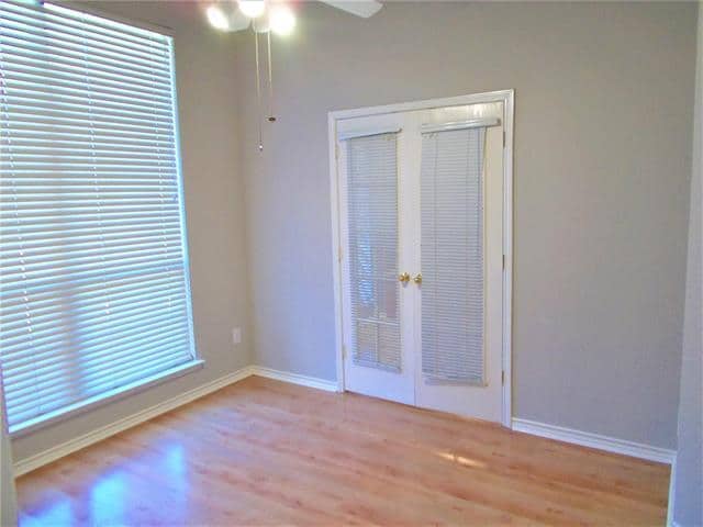 Building Photo - 914 Heritage Pkwy S