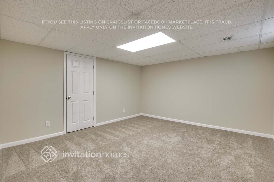 Building Photo - 3995 Willowbrook Dr
