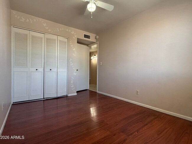 Building Photo - 2231 W Fremont Dr