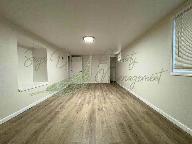 Building Photo - WELCOME HOME TO COMFORT & STYLE