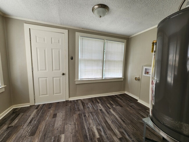 Primary Photo - 1708 Green Meadow Dr