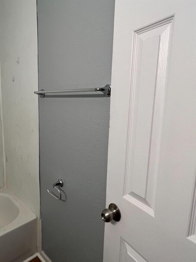 Building Photo - 2210 35th St