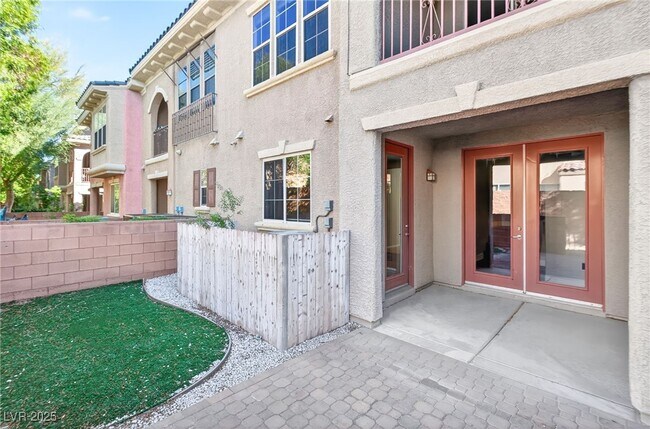 Building Photo - 10091 Sand Key St