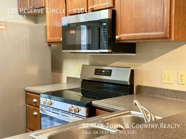 Building Photo - 120 Reserve Cir