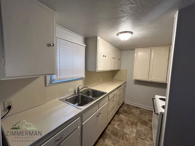 Building Photo - Newberry