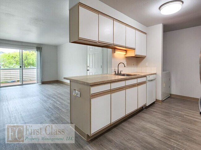 Building Photo - 1255 NW 183rd Ave