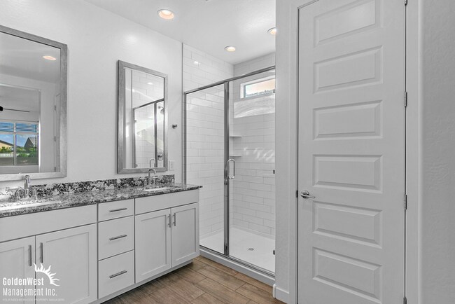 Building Photo - Beautiful 3Bdm 2Ba Home with Modern Upgrad...