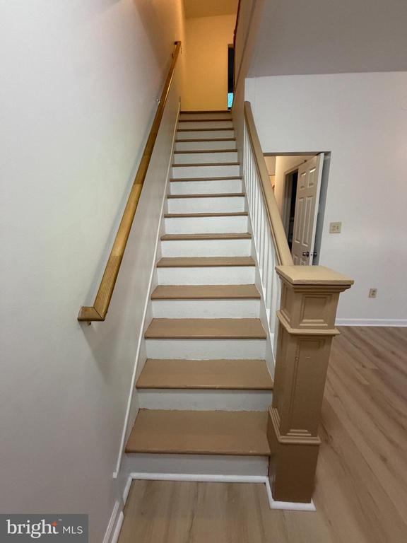 Building Photo - 9 Hartford Rd