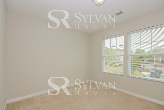 Building Photo - Prepare to fall in love with this 3 bedroom, 2.5 bathroom home