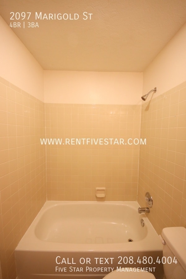 Building Photo - 2097 Marigold St