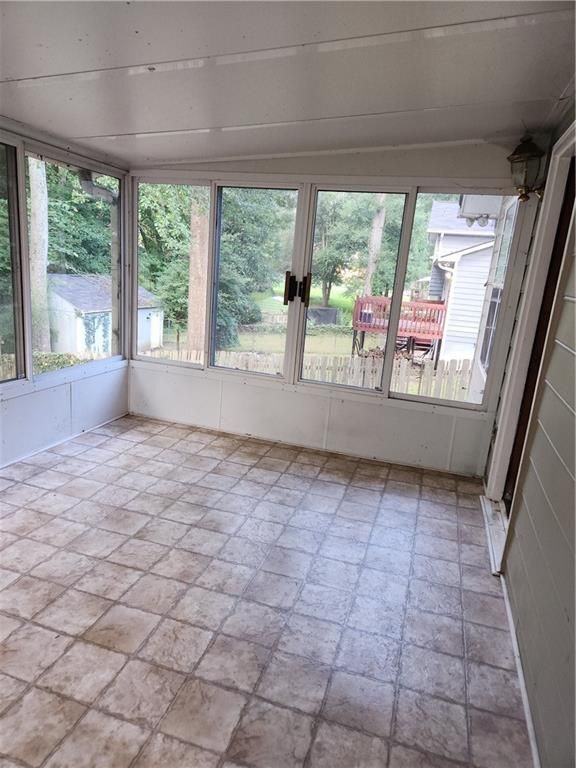 Building Photo - 3234 Valley View St