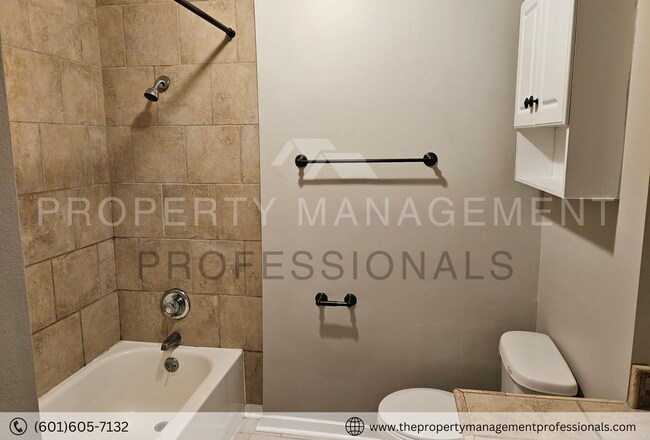 Building Photo - Relaxing and ready for you located in the ...