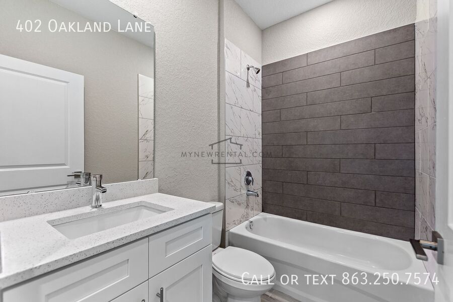 Building Photo - 402 Oakland Ln