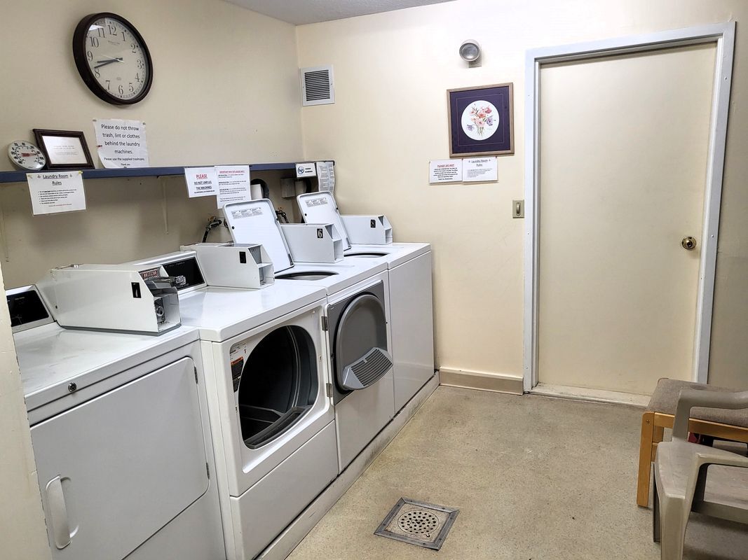 Building Photo - 1 Bittersweet Rd