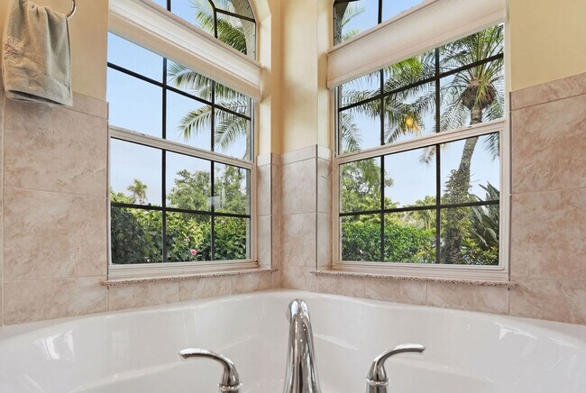 Building Photo - 1154 Augusta Falls Way