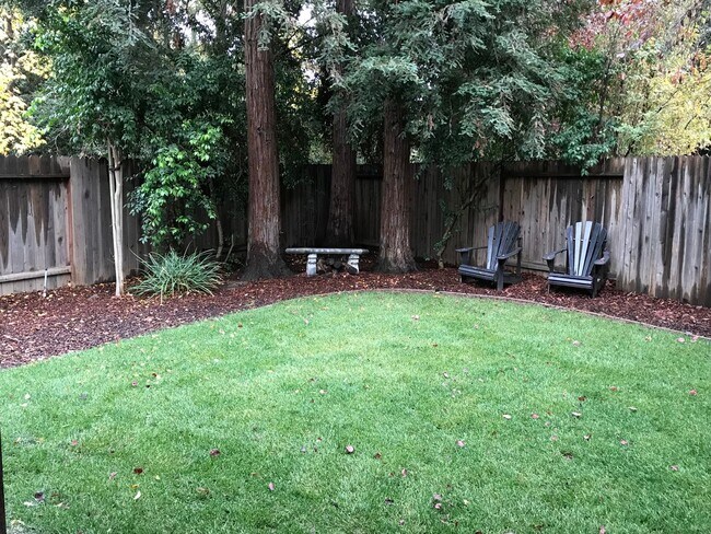 Building Photo - South Davis Home in quiet Cul-de-sac