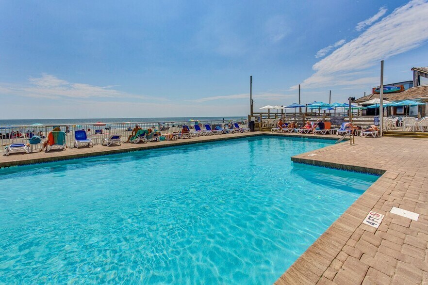 Building Photo - 9550 Shore Dr