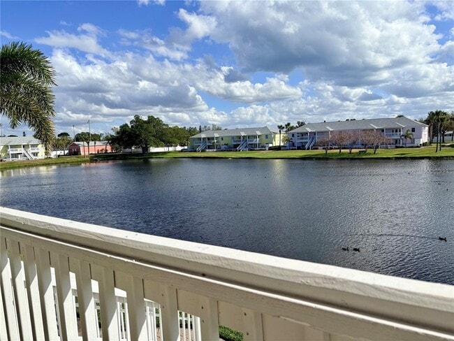 Building Photo - 204 Pompano Dr SE