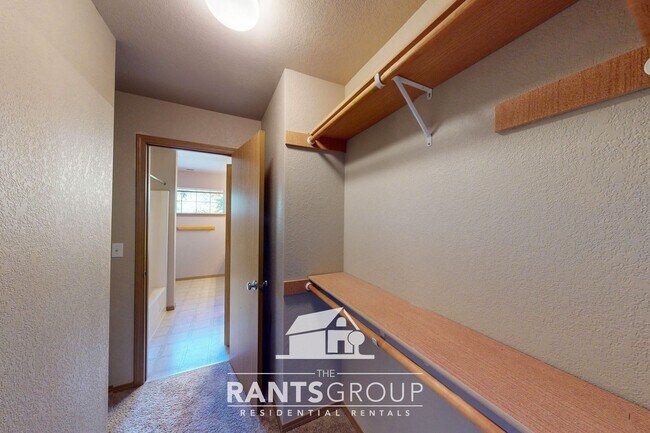 Building Photo - Spacious 3-Bed, 2.5-Bath home in the Olymp...