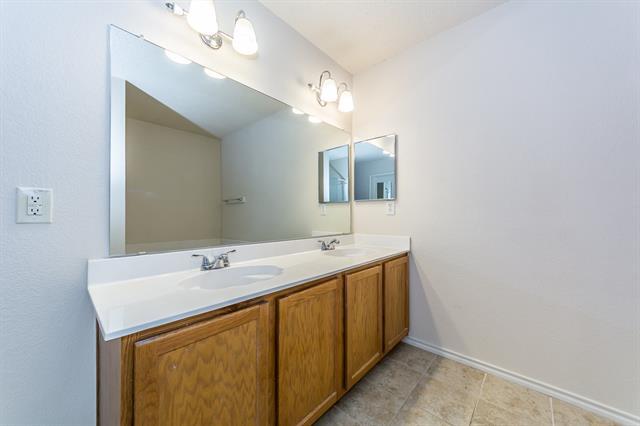 Building Photo - 8709 Stonebriar Ln