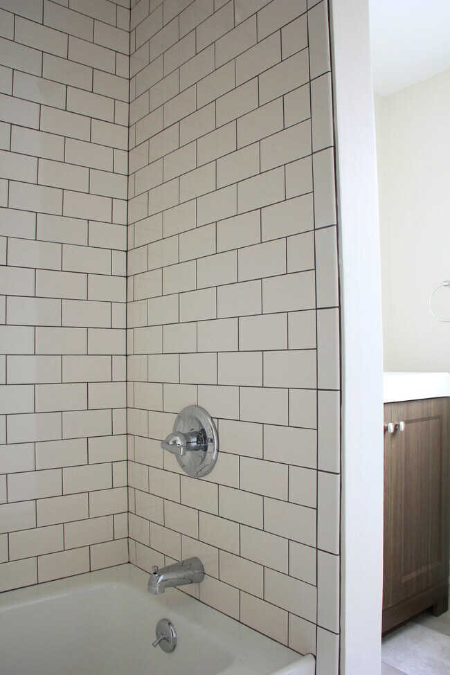 Building Photo - 318 MERCHANTS