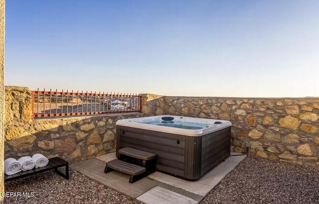 Building Photo - 828 Acton St