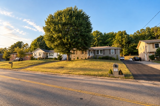 Building Photo - 564 Huntington Pkwy
