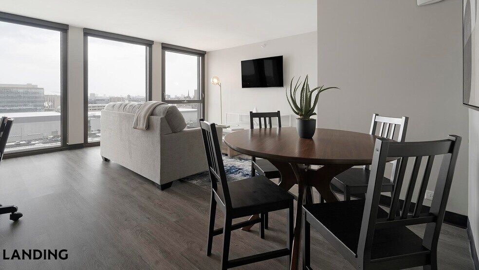 Building Photo - 1922 W Ogden Ave