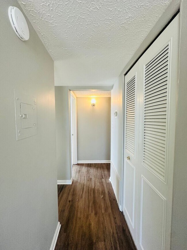 Building Photo - 4216 Billtown Rd