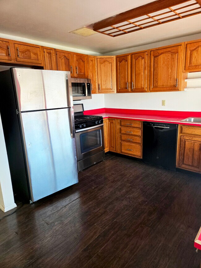 Building Photo - Fitz