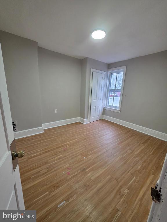 Building Photo - 202 S 6th St