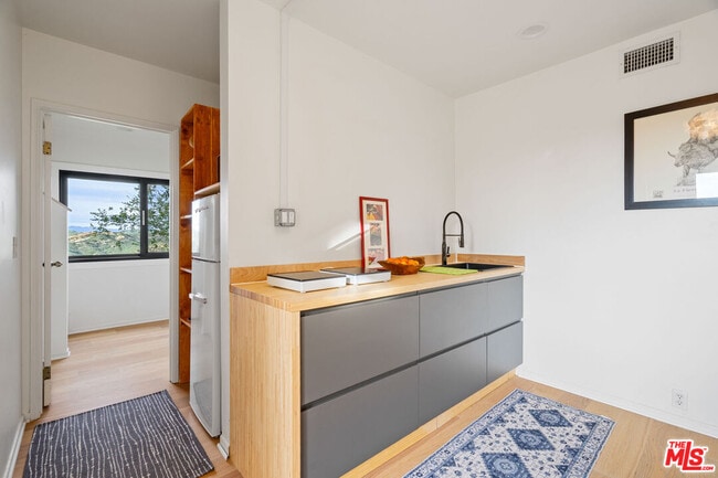 Building Photo - 1432 Penny Rd