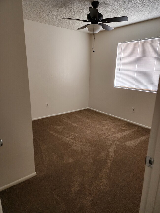 Bedroom 3 - 1757 W 27th Ln