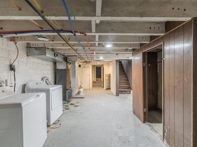 Building Photo - 19 Osborn St