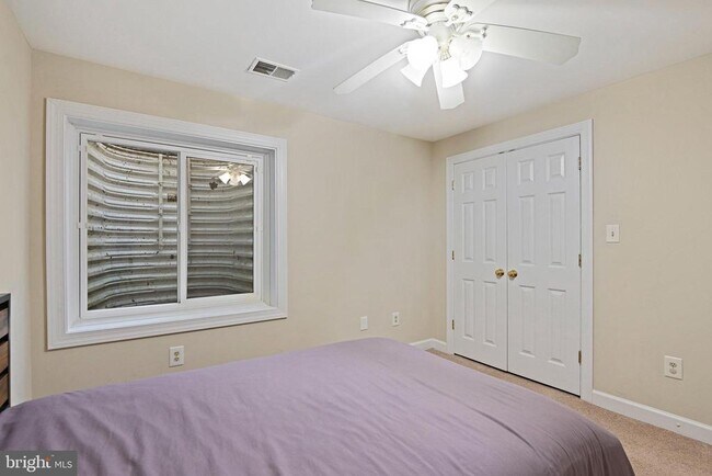 Building Photo - 2918 Glenvale Dr