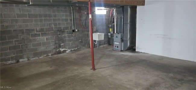 Building Photo - 3224 E 117th St