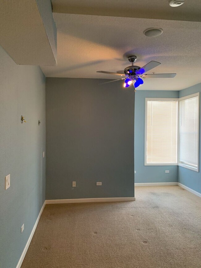 Building Photo - Dual Master 2 Bed 2.5 Bath - Walk-up townhouse at Atria!