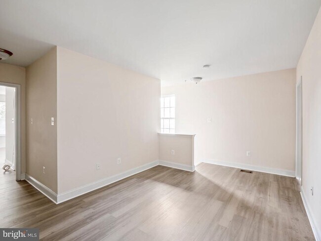 Building Photo - 304 Orchard Ridge Dr