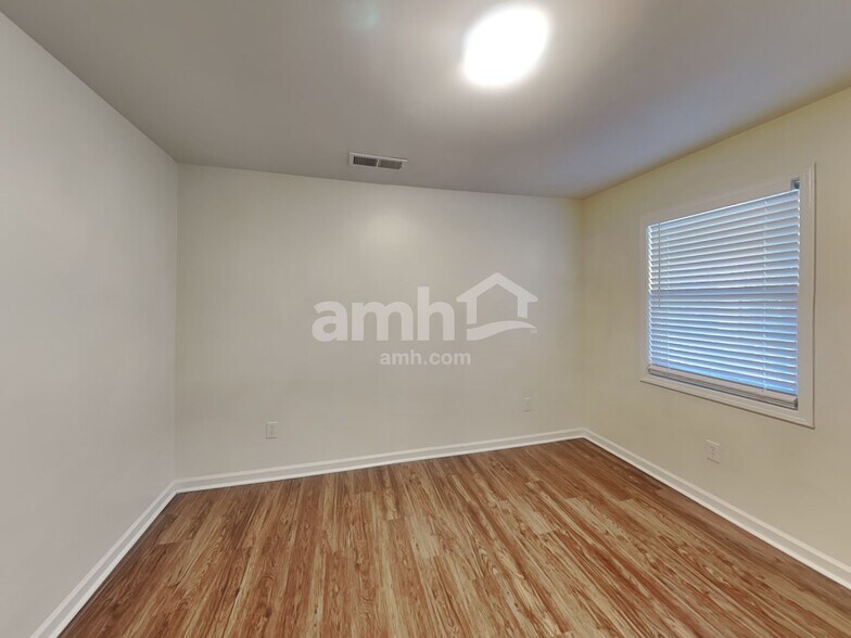 Building Photo - 791 Gardenside Cir SE