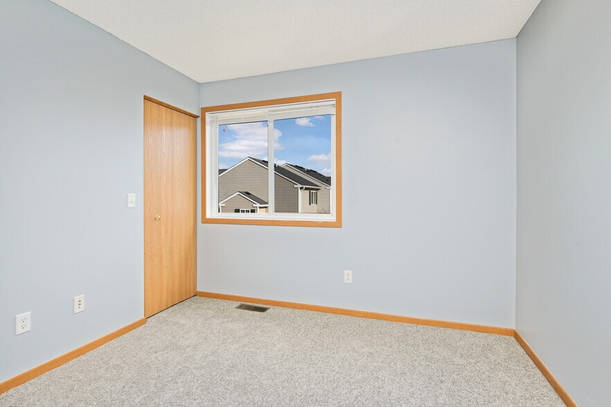 Building Photo - 15493 Flight Way