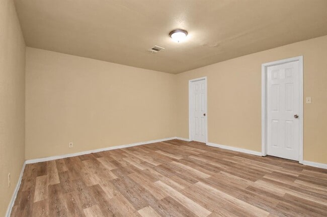 Building Photo - 5714 Doulton Dr